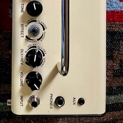 Yamaha THR5 10-Watt 2x3" Stereo Digital Modeling Guitar Combo 2013 - Present - Tan image 5