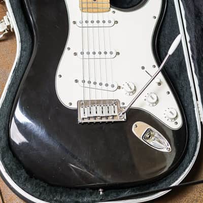 Fender Standard Stratocaster 1998 MN | Black image 4