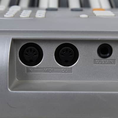 Yamaha PSR-E303 Portable Keyboard 61 Key Digital Piano with Power