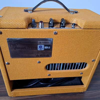 Fender Pro Junior IV 15-Watt 1x10" image 7