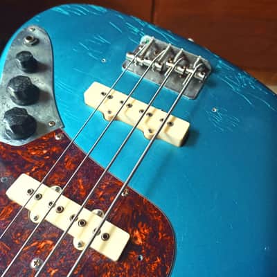 Fender Jazz bass 1973 Lake placid blue refin image 7