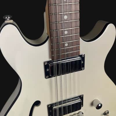 Daisy Rock Retro-H 12ST Electric Guitar in White Pearl image 5