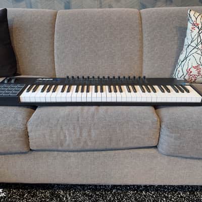 Alesis VI61 Midi Controller image 2