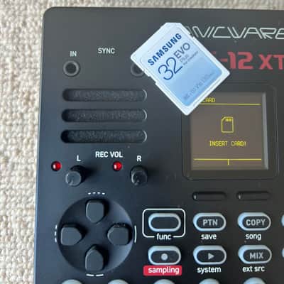 Sonicware Lofi-12 XT Sampler, boxed with case image 10
