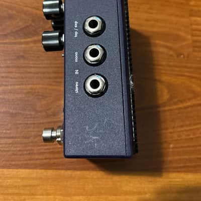 Walrus Audio Julianna Deluxe Chorus / Vibrato 2020 - Present - Blue image 4