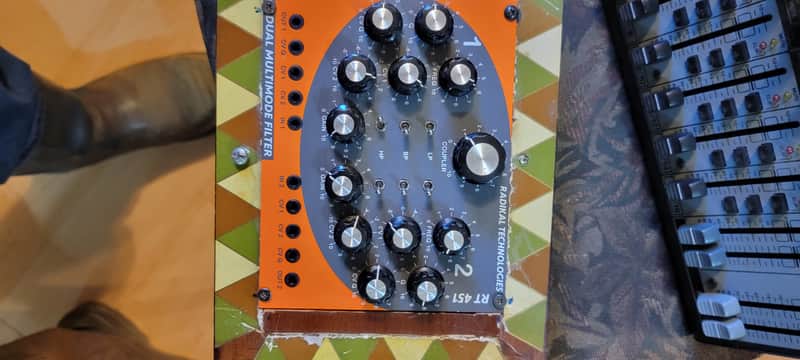 Radikal Technologies  

  RT-451 Dual Multimode Filter Module image 1