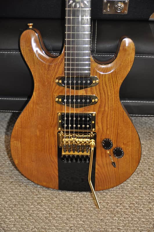 Luman Double Cutaway Natural image 1