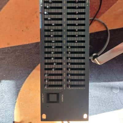 Yamaha Q2031B Dual-Channel Graphic Equalizer 2010s - Black image 3
