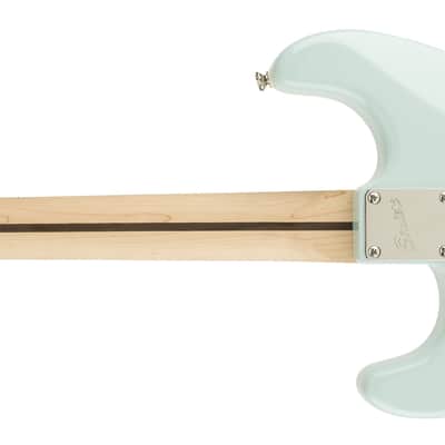 Squier Deluxe Stratocaster Daphne Blue image 3