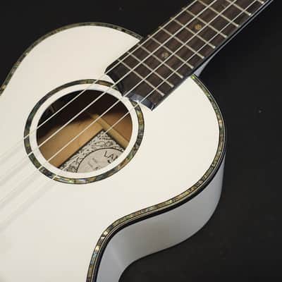 Lanikai Julia Michaels White Pearl Tenor Signature Acousic Electric Ukulele w/i ag image 8