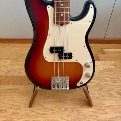 Fender Precision Bass Highway One 2008 - 3-Color Sunburst image 2