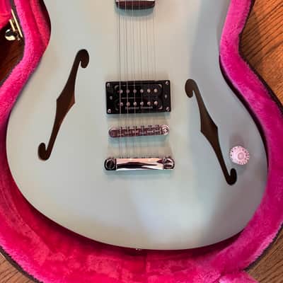 Fender Tom DeLonge Starcaster 2024 - Present - Surf Green w/Case and Strap image 2