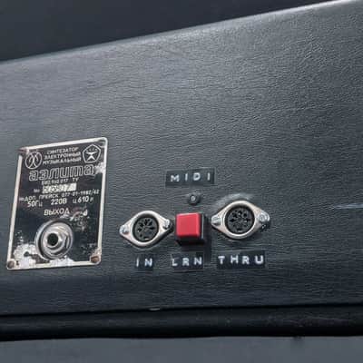 AELITA: 3-VCO Soviet Analog Synthesizer /w Midi image 4