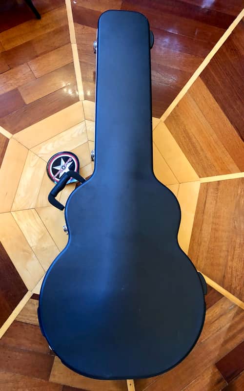 Road Runner RRMAJBO ABS Molded Jumbo Acoustic Guitar Case w/ Key image 1