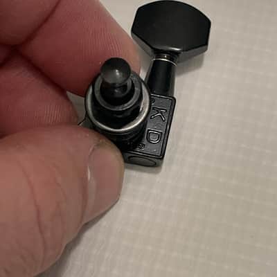 2010's Kramer Classic Series GOTOH Style 6 In Line RH Black Tuners Tuning Pegs image 7