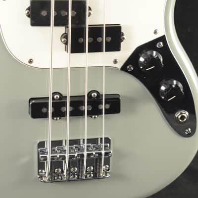 Fender Player II Mustang Bass PJ Cactus Gray Maple Fingerboard image 3