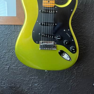 Fender American Ultra II Stratocaster with Maple Fretboard 2024 - Present - Solar Flare image 6