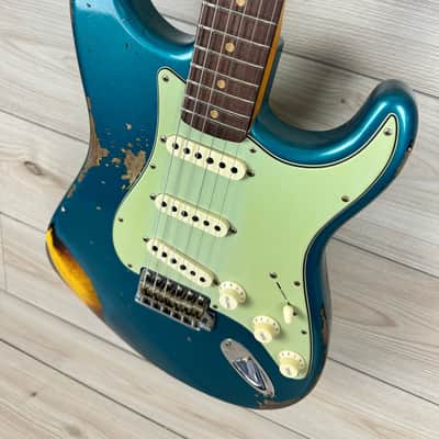 Fender Custom Shop 1961 Stratocaster Heavy Relic Aged Ocean Turquoise over 3-Color Sunburst image 6