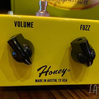 Shin-Ei Super Fuzz 2 - Fuzz Guitar Pedal in Mellow Yellow ! image 7