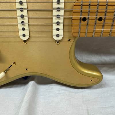 Fender 50th Anniversary Golden Stratocaster Guitar 2004 - Aztec Gold / Maple neck image 5