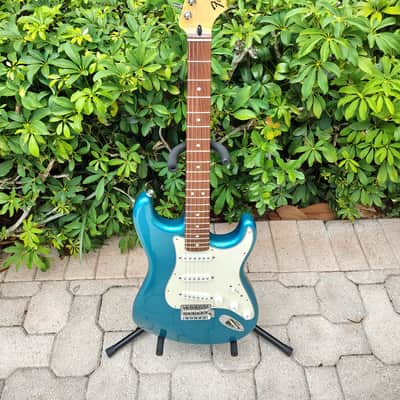 Fender Standard Stratocaster Lake Placid Blue Rosewood 2011 image 8