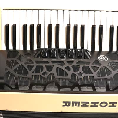 Hohner BRAVO MyColor III 72 Chromatic Piano Key Accordion (Sunrise Light Orange) image 3