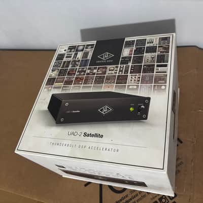Universal Audio UAD-2 Satellite Thunderbolt 3 quad Core Desktop DSP Accelerator 2019 - Present - Gray image 4