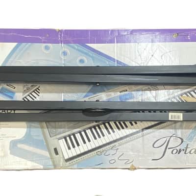 Yamaha DGX-200 76 Key Electronic Keyboard W/ Yamaha FC4 Foot Controller, Proline PL400 Stand, and On-Stage Dust Cover
