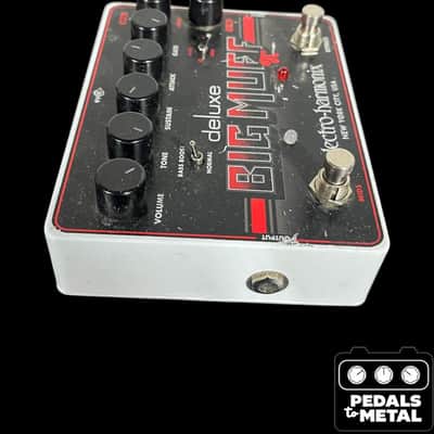 Electro-Harmonix Deluxe Big Muff Pi Distortion / Sustainer 2014 - Present - Black / Red - X16136 image 4