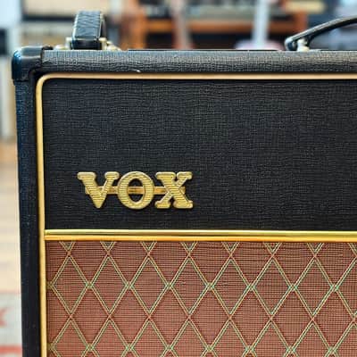 VOX AC30CC2 Custom Classic 30 Watt 2x12" Valve Combo Amplifier image 2