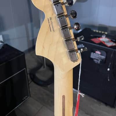 Fender American Performer Stratocaster HSS, Rosewood Fretboard, 3 Tone Sunburst image 8