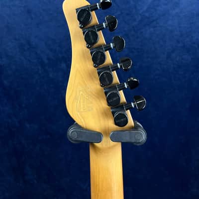 Schecter Traditional Pro Maple in Transparent Blue Burst Pre-owned image 10