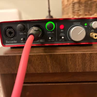Focusrite Scarlett 2i2 Audio Interface 1st Generation Red image 7