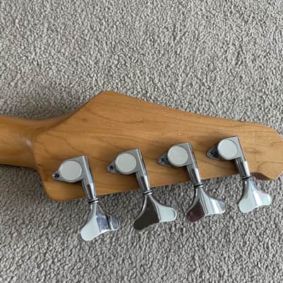 Vox White Shadow Bass, 1984 , Matsumoku Factory -Japan, with Hardshell Case. image 6