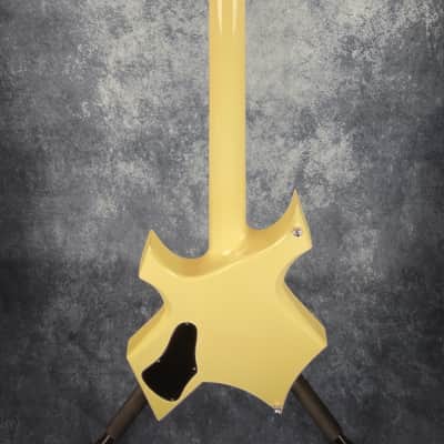 B.C. Rich Warlock Bass 1986 MIJ + Brand New Hardshell Case image 9