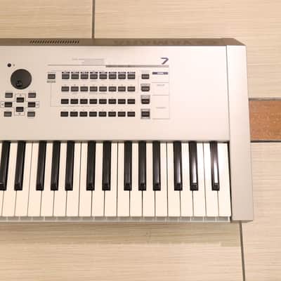 Yamaha Motif 7 Production Synthesizer 2000s Rare image 4