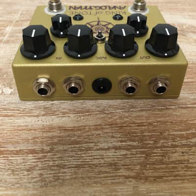 Analogman King of Tone V4 - GOLD - with Both Side High Gain, Four Jack, Buffer and Mode Toggle Options image 9