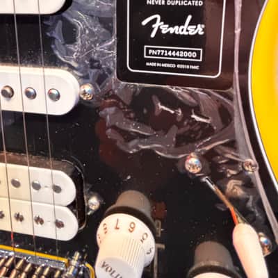 Fender Player II Stratocaster HSS 2024 - Present - Hialeah Yellow (MEX) image 5