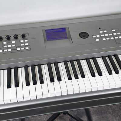 Yamaha MM8 88-Key Music Synthesizer Graded Hammer Action Keyboard image 4