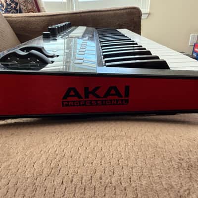 Akai Advance 49 Midi Keyboard in Great Condition image 4