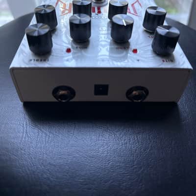 REVV Northern Mauler Glenn Fricker Signature Distortion 2022 - Present - Gloss White / Bear Graphic image 3