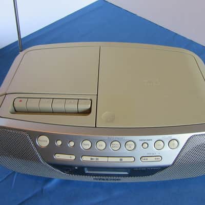 Vintage Sony Radio CFD-S05 Cassette, Cd player 2000s image 10