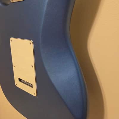 Fender American Performer Stratocaster with Maple Fretboard 2018 - Present - Satin Lake Placid Blue image 3