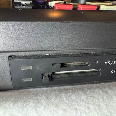 Akai MPC2000XL MCD – 32MB RAM – 8 Outputs – CF Card Reader image 3