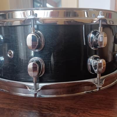 Mapex SVS4550TW Saturn MH 14x5.5" Snare Drum with Chrome Hardware 2010s - Transparent black Lacquer image 4