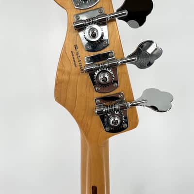 Fender Jazz Bass 2009 - Sunburst w/ Fender Hard Shell Case image 14