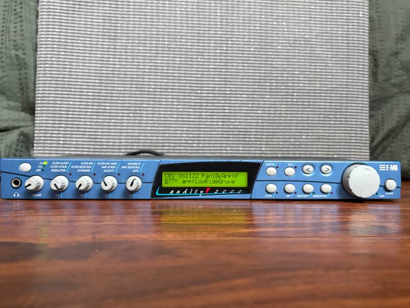 E-MU Systems Audity 2000 64-Voice Rackmount Synthesizer 1998 - 2000 - Blue image 1