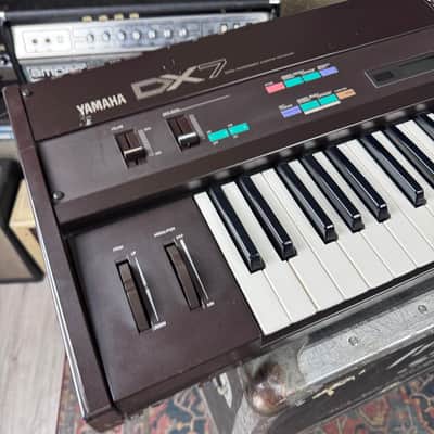 Yamaha DX-7 Digital FM Synthesizer 61 Key - 1980's
