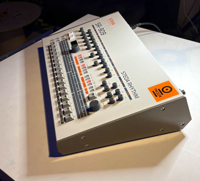 STEDA Electronics SR-909 image 1