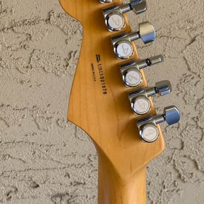 Fender American Deluxe Stratocaster 2013 3-Color Sunburst Maple Neck OHSC image 4